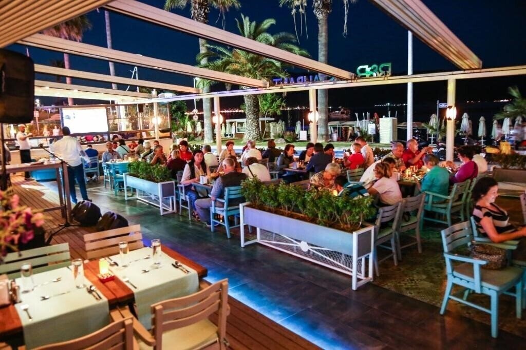 Изображение B&B Yuzbasi Beach (ex. Bliss Beach, Yuzbasi Hotel) 3*