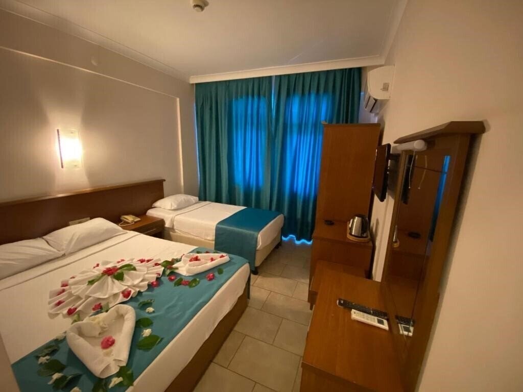 Картинка B&B Yuzbasi Beach (ex. Bliss Beach, Yuzbasi Hotel) 3*