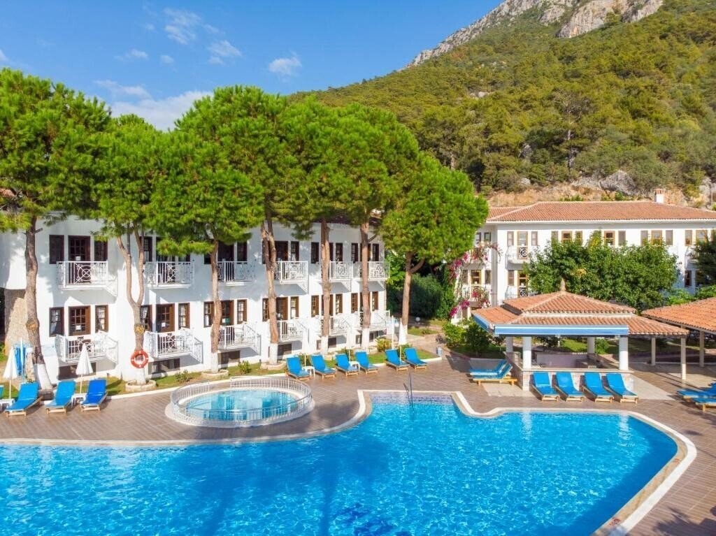 Hotel White Hotel 3*