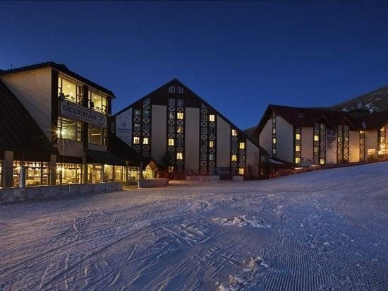 Отель Ski Lodge Dedeman 4*