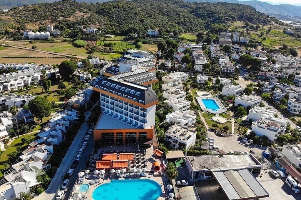 Hotel Throne Beach Resort & SPA (ex. Nilbahir Resort & Spa) 5*