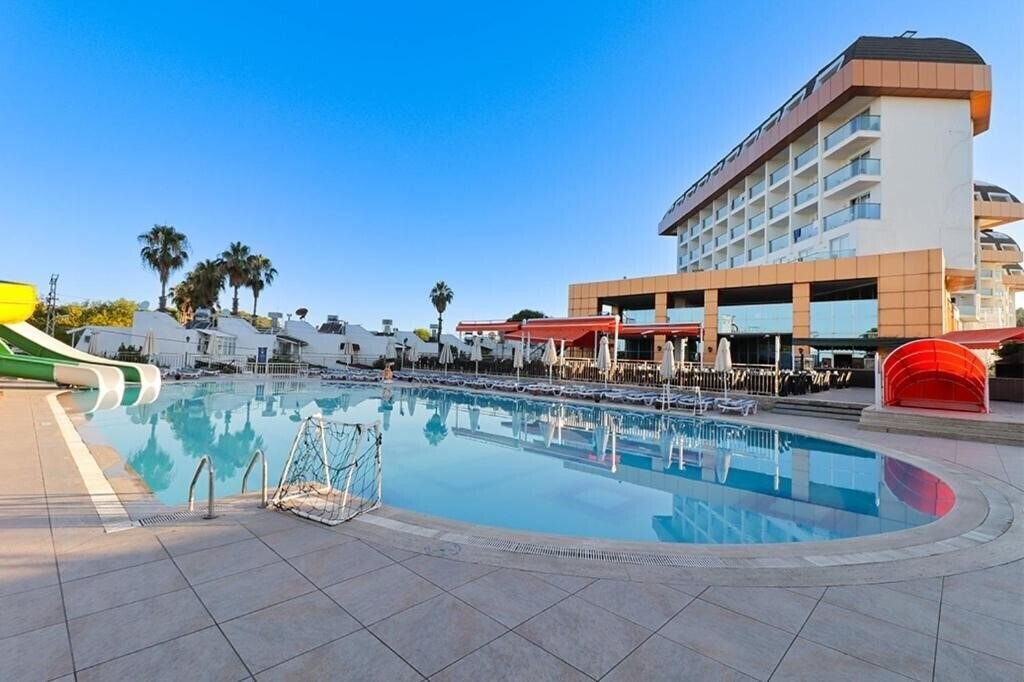 Imaginea Throne Beach Resort & SPA (ex. Nilbahir Resort & Spa) 5*