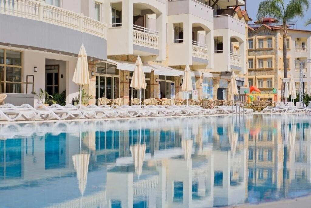 Hotel Side Village Hotel 4*
