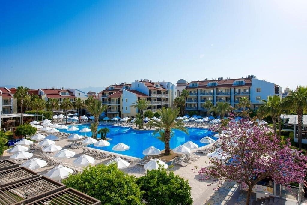 Hotel Barut B Suites (ex. Family Life Side by Barut Hotels) 4*