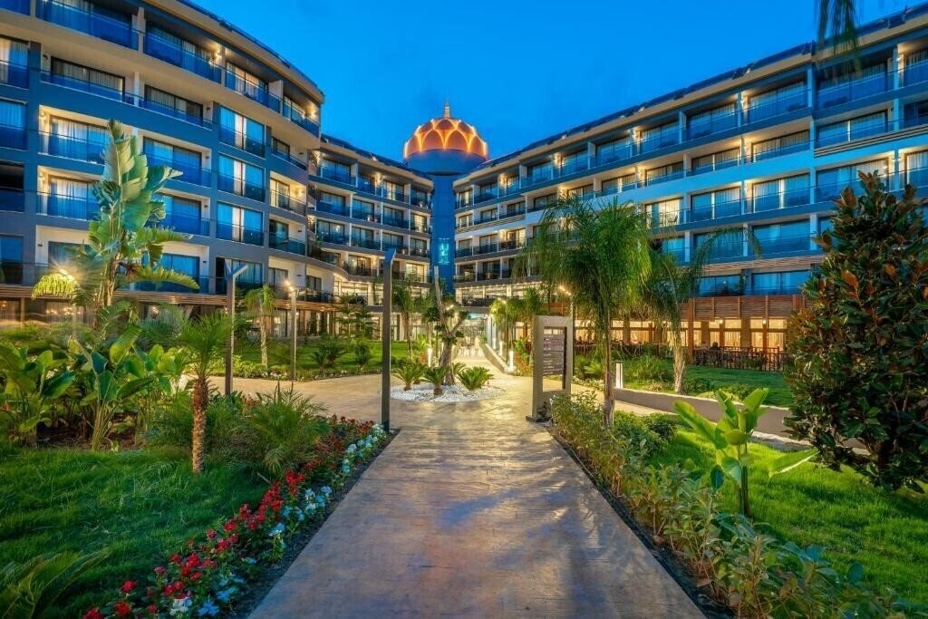 Fotografii Arnor De Luxe Hotel & SPA 5*