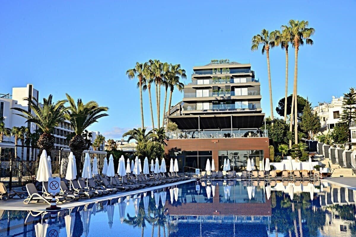 Отель Thalia Unique Hotel 4*