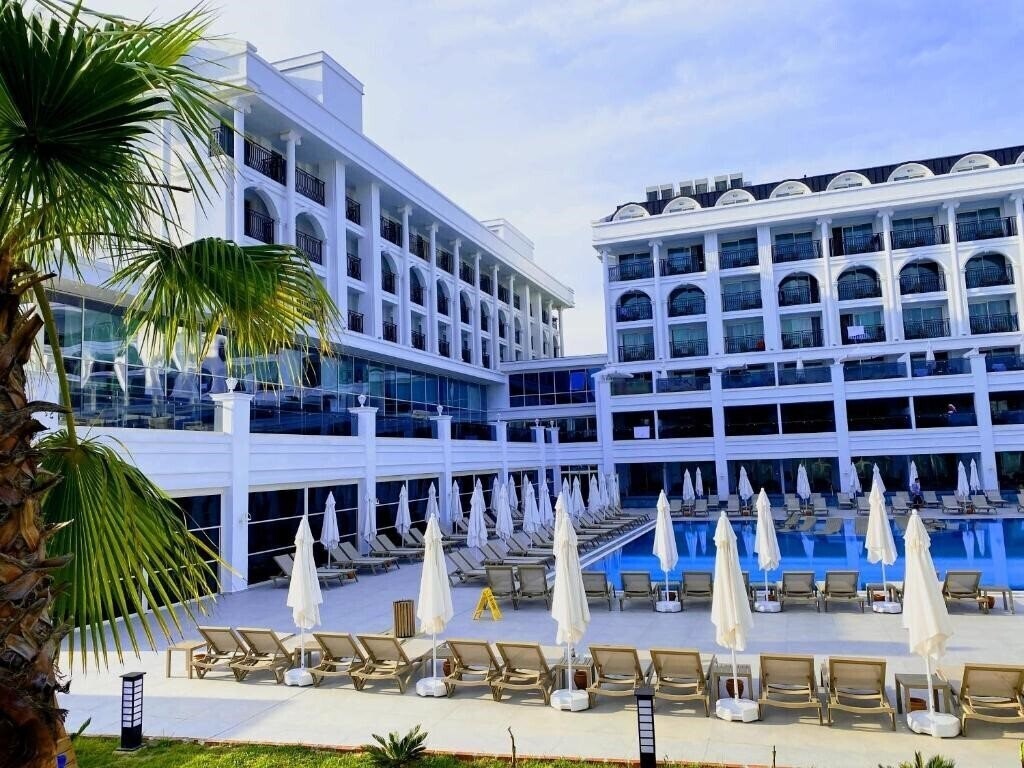 Отель Sunthalia Hotels & Resorts 5*