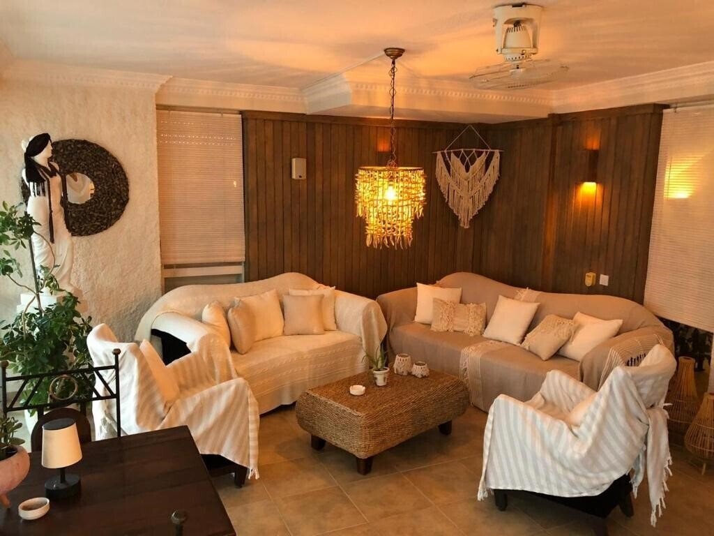 Фото Conny's Boutique Hotel 3*