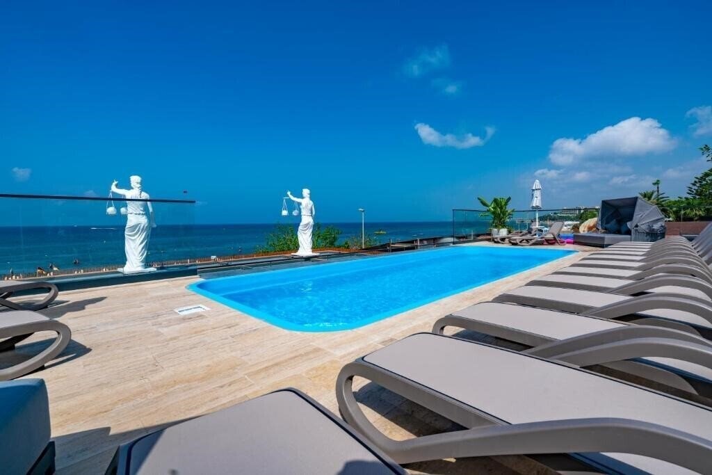 Imaginea Simus Beach Hotel 2*