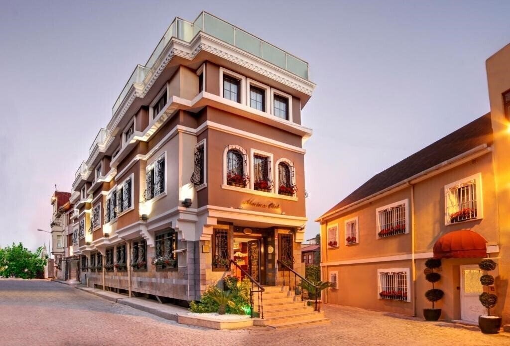 Hotel Almina Hotel 4*