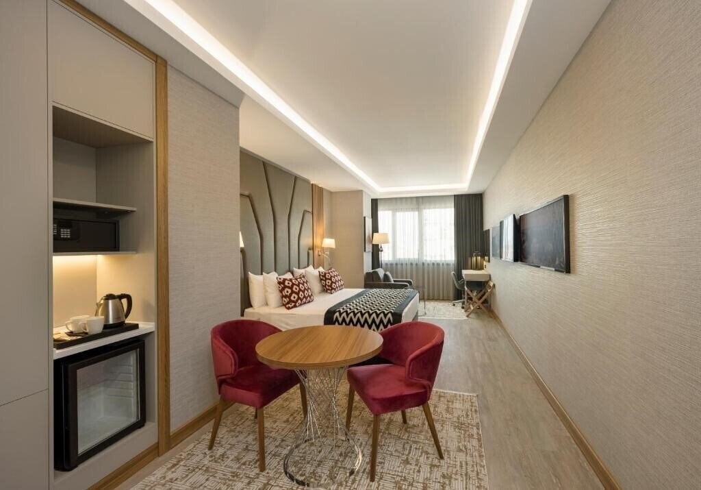 Imaginea Ramada Encore by Wyndham Istanbul Sisli 4*
