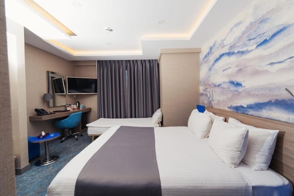 Fotografii Trip Bosphorus Taksim Hotel (ex. Tryp By Wyndham Taksim) 4*