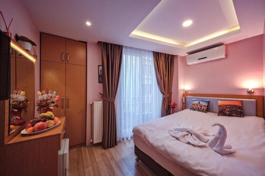 Фото Gulhane Corner Hotel 3*