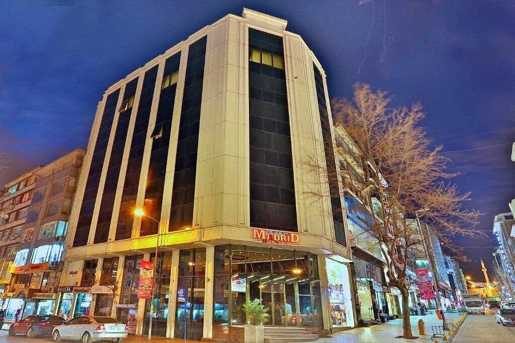 Hotel Grand Madrid 3*