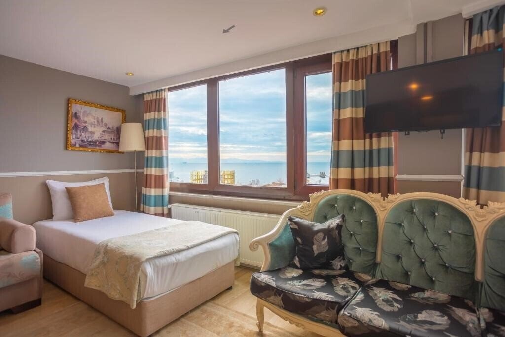 Imaginea Hotel Tashkonak Istanbul 3*