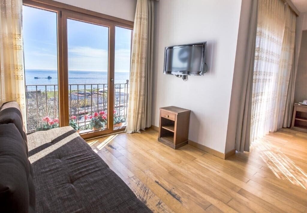 Изображение Bucoleon by Cheers (ex. Bucoleon Palace, Bucoleon Hostel) 3*