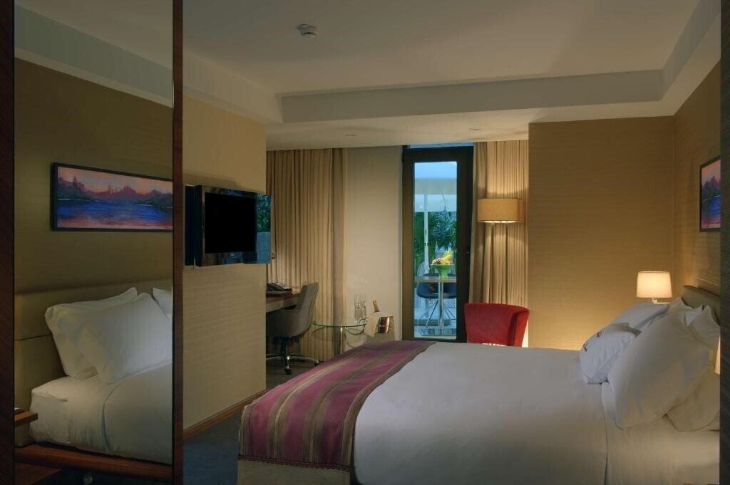 Fotografii Double Tree By Hilton Hotel Istanbul-Old Town 5*