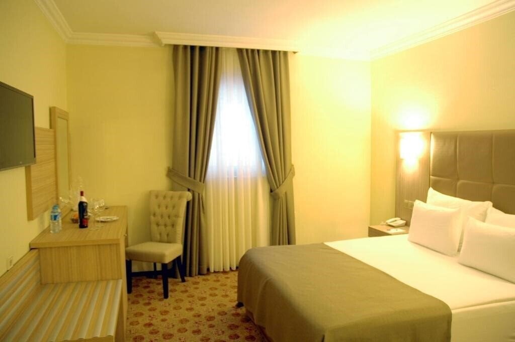 Imaginea Airport Gunes Hotel Merter 4*