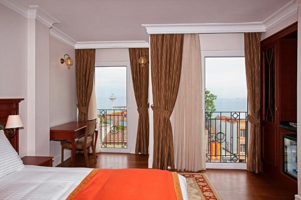 Отель Aren Suites 3*