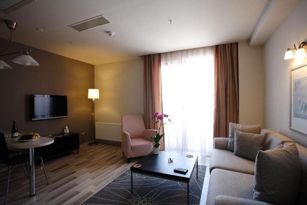 Imaginea Home Stay Home Sisli 3*
