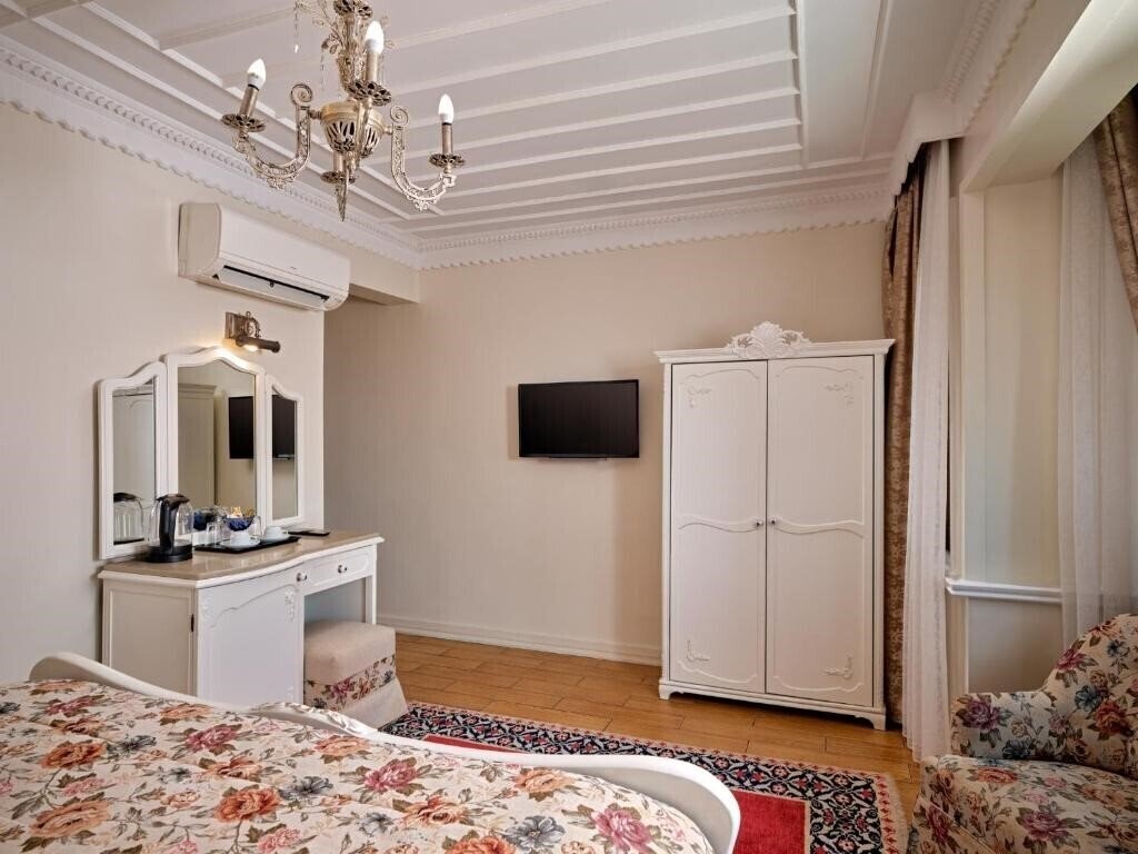 Фото Hotel 1207 Sultanahmet (ex. Alzer) 4*