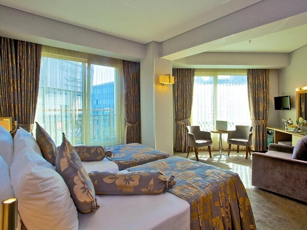 Hotel Momento 4*