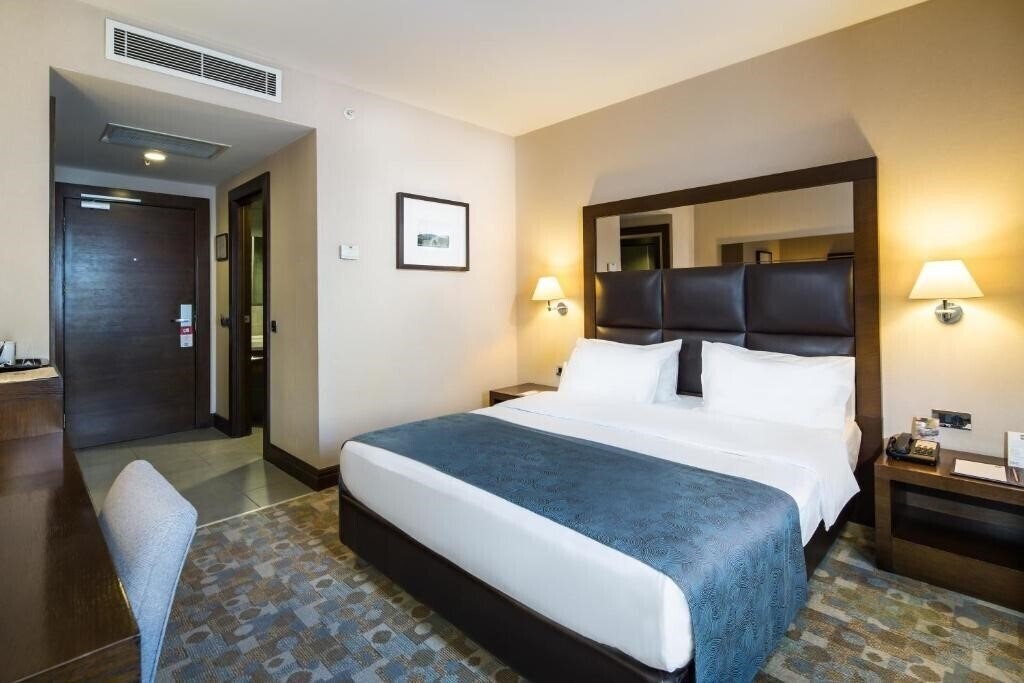 Фотография Midtown Hotel 4*