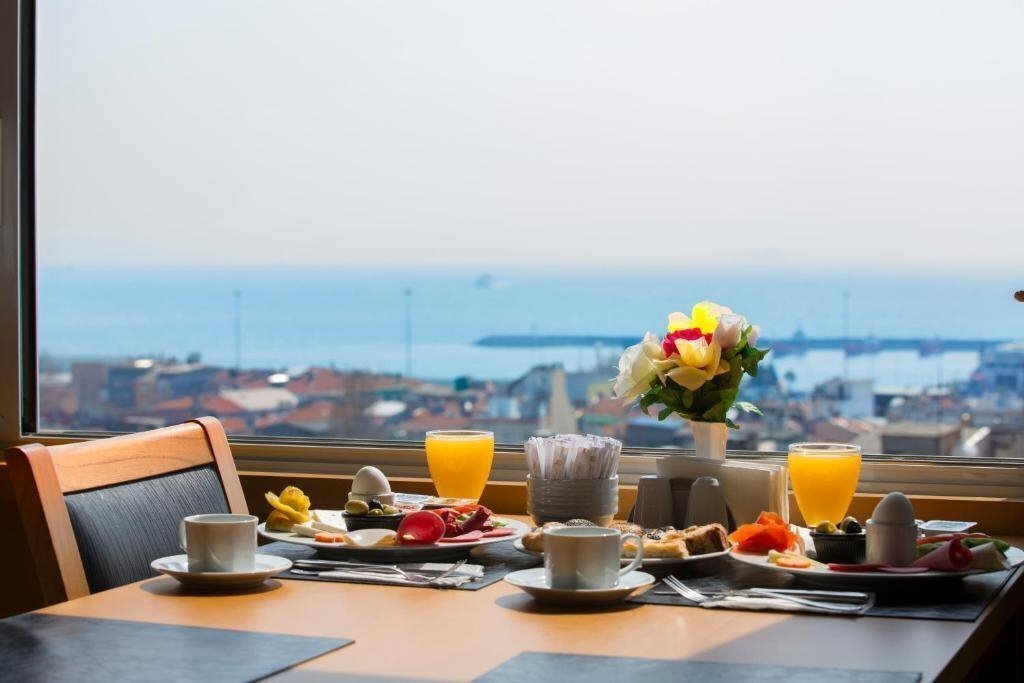 Imaginea Ilkbal Deluxe Hotel 4*