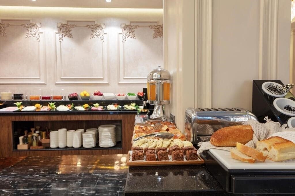 Фото Danis Hotel And Spa 3*