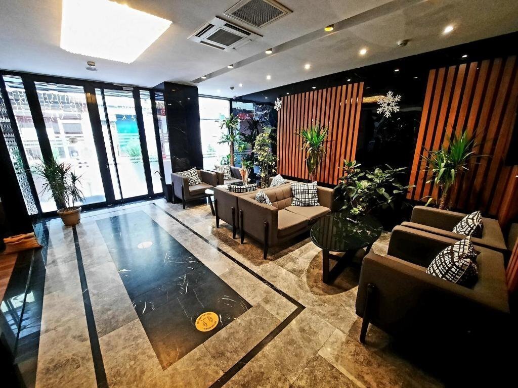 Imaginea Pell Palace Hotel & SPA 3*