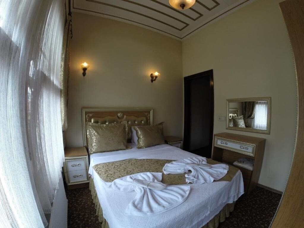 Hotel Blue Eye Suites 3*