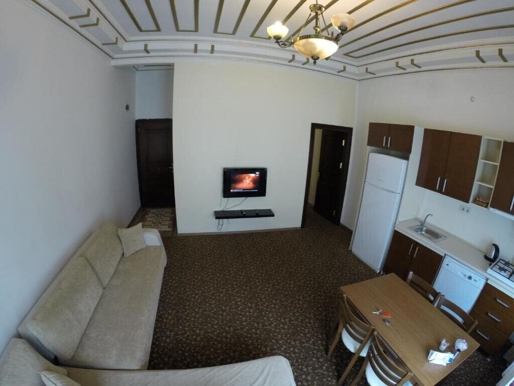 Imaginea Blue Eye Suites 3*