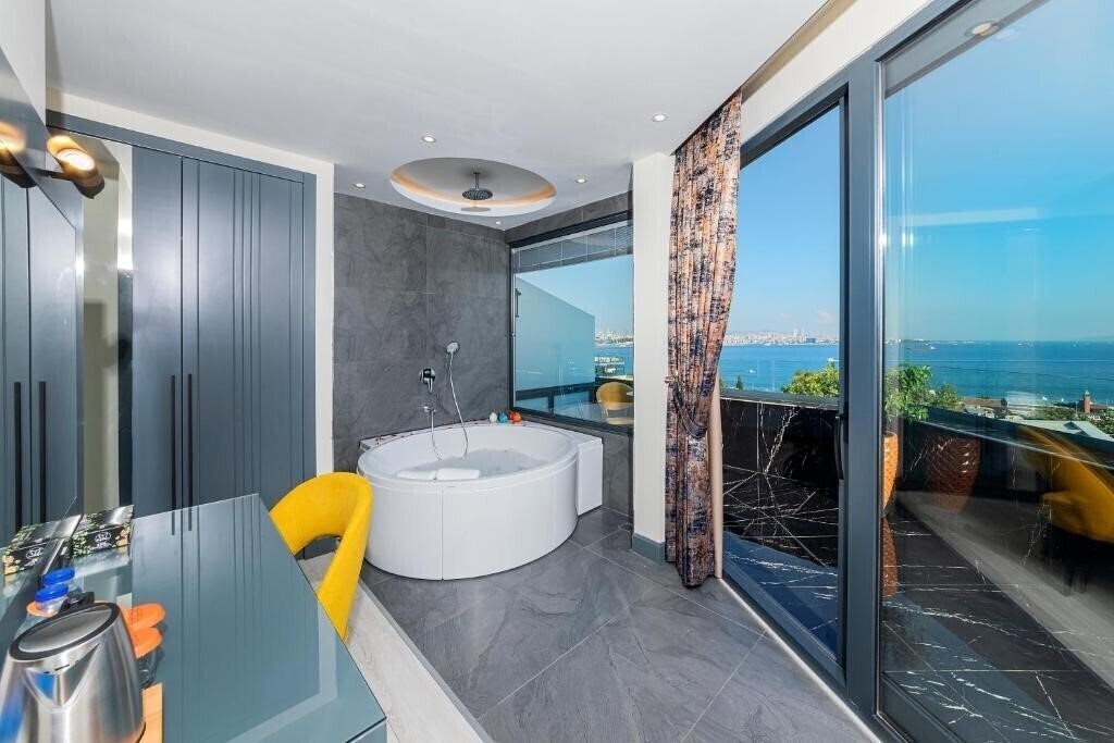 Фото The Magnaura Palace Hotel 4*