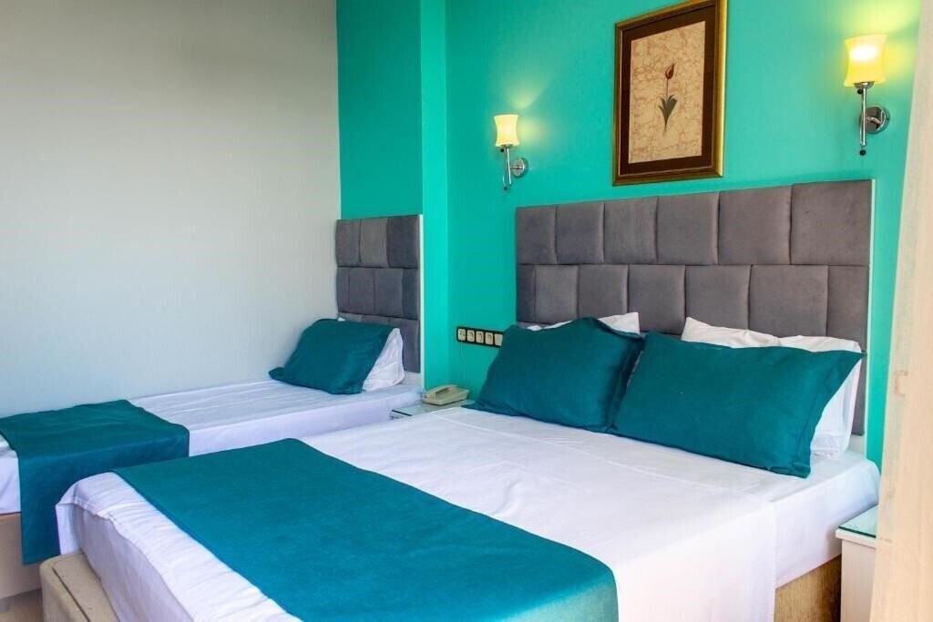 Imaginea Tulip House Hotel 3*