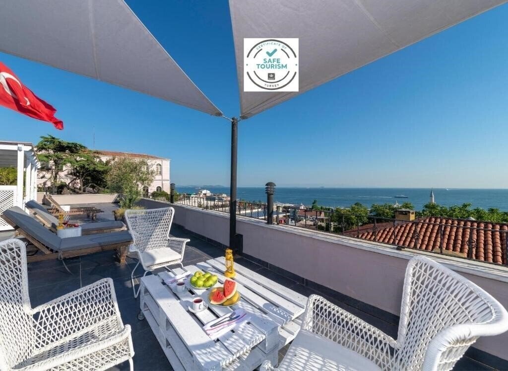 Отель Rumours Inn 2*