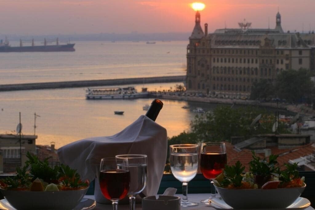 Hotel Istanbul Kadikoy 3*