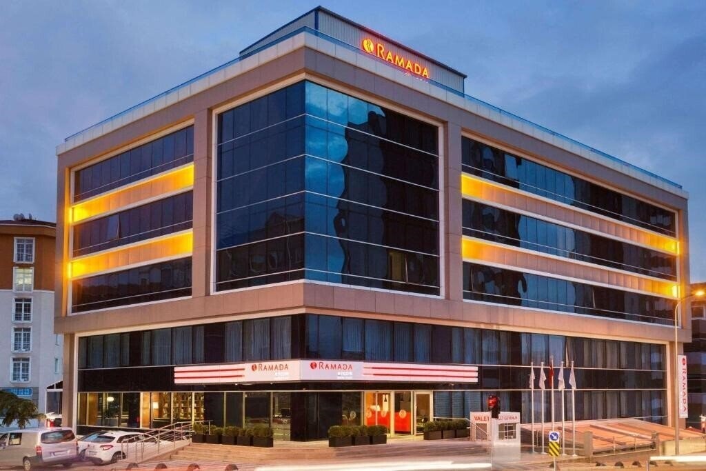 Hotel Ramada Encore By Wyndham Istanbul Kartal 5*
