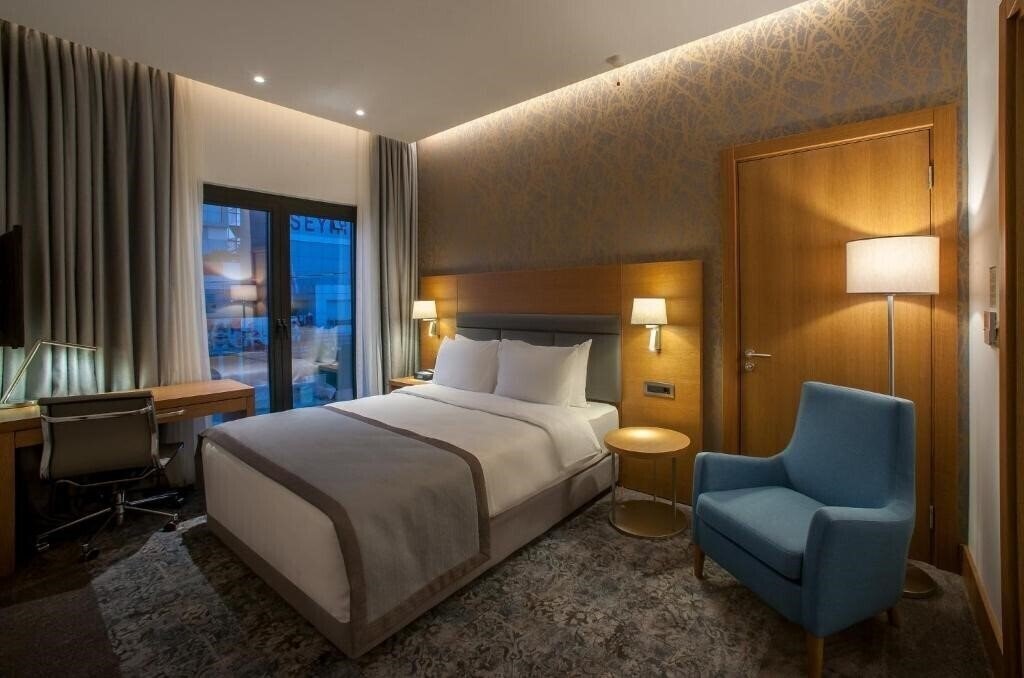 Fotografii Holiday Inn Istanbul Tuzla Bay 4*