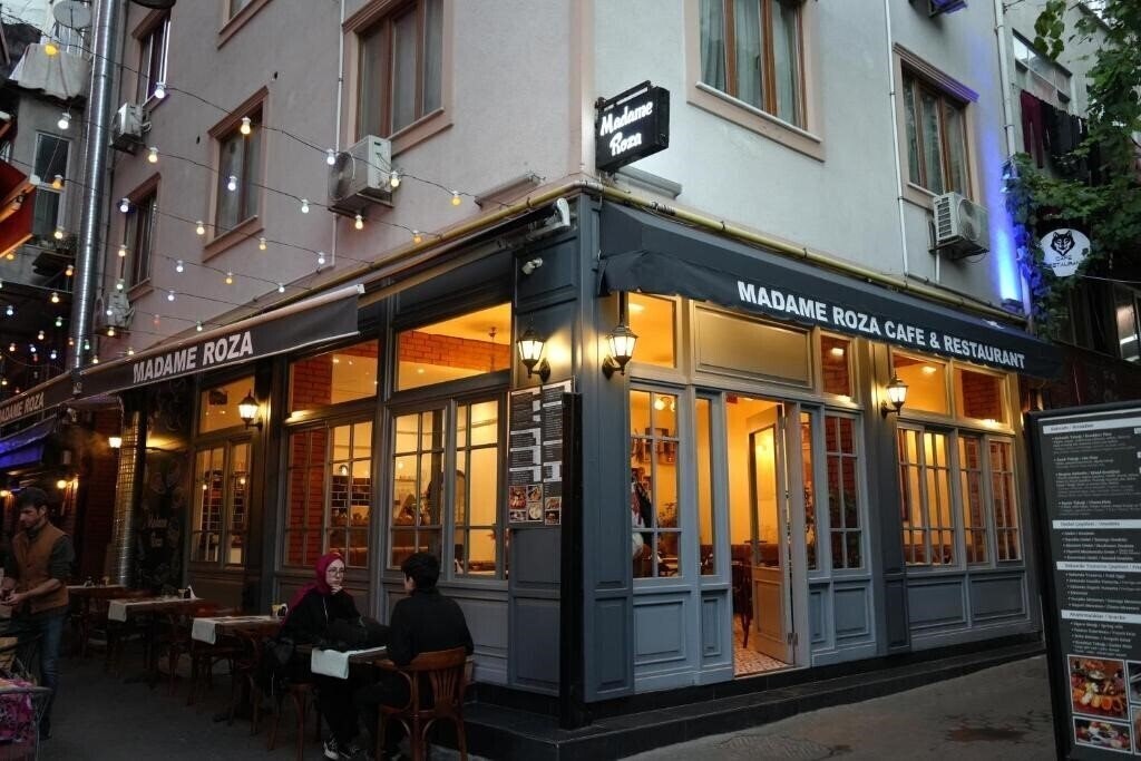 Hotel Madame Roza 2*