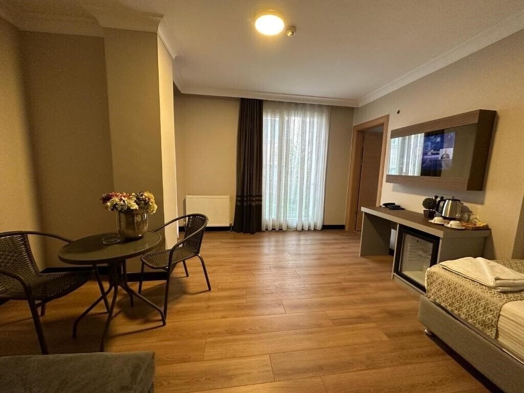Imaginea Niconya Port Suites & Hotel 3*