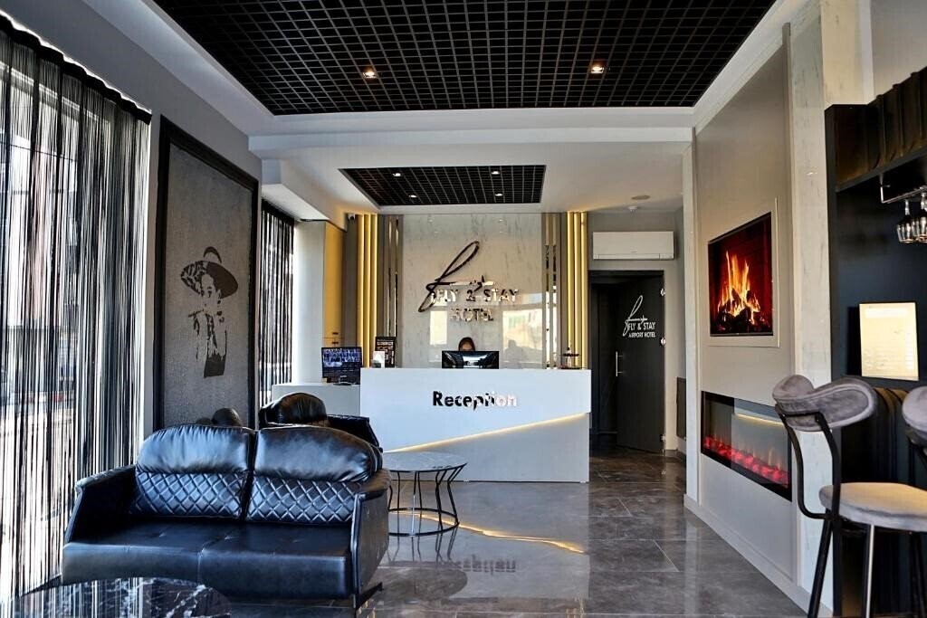 Hotel Fly And Stay Airport Hotel 3*