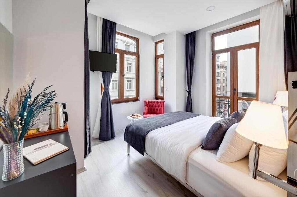 Hotel Lime Garden Hotel 3*