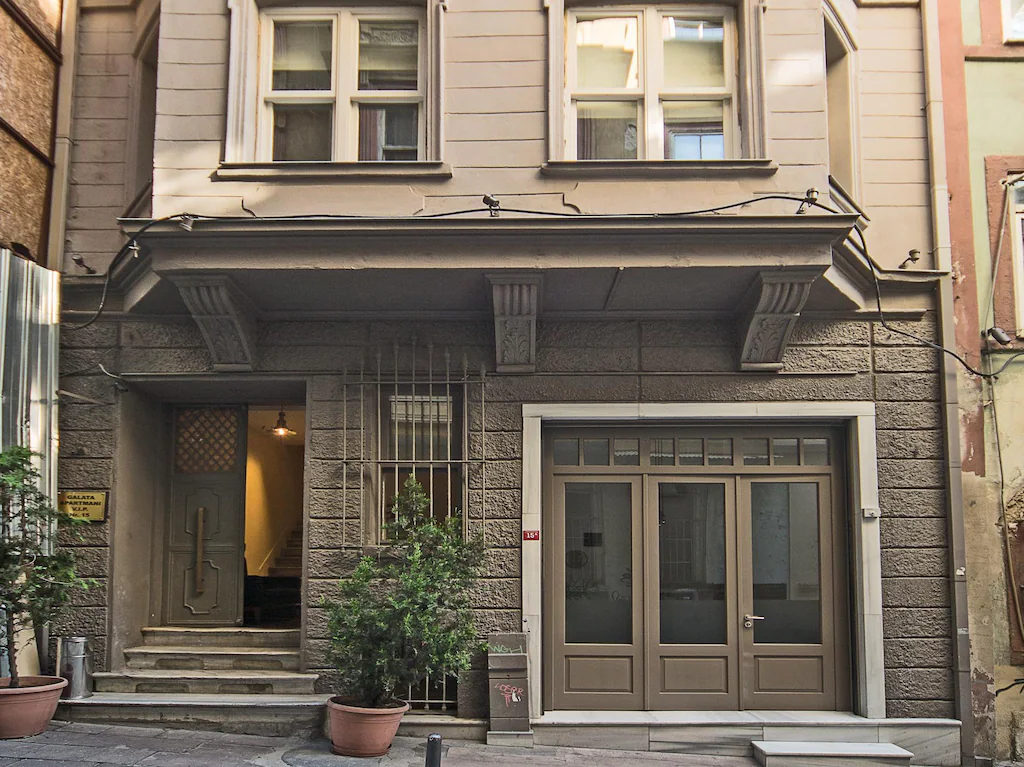 Отель Galata Tower Suites by Mile Hotels (ex. Galata Tower VIP Apartment Suites) 3*