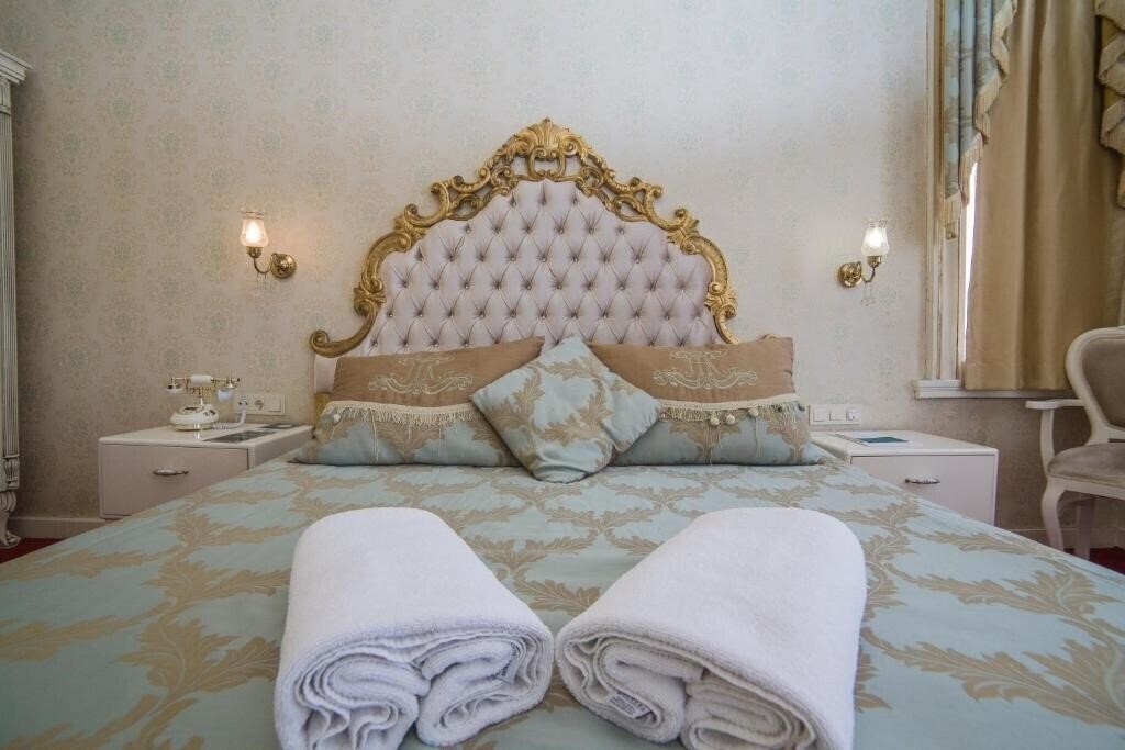 Фото HHK Hotel (ex. HHK Hotel Boutique, Hayriye Hanım Konagi Hotel) 4*