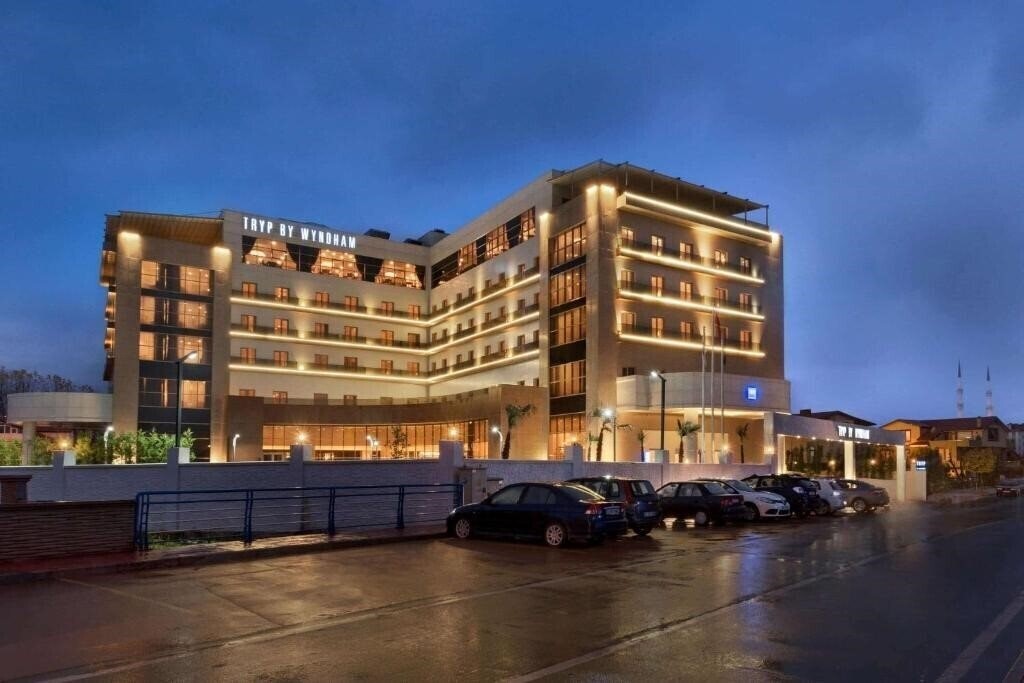 Hotel Tryp By Wyndham Izmit 5*