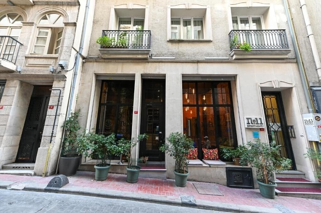 Отель No11 Hotel Apartments 3*