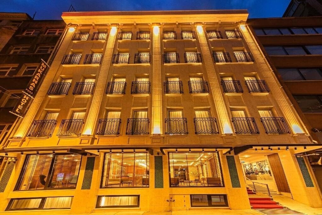 Отель Mukarnas Taksim Boutique Hotel 4*
