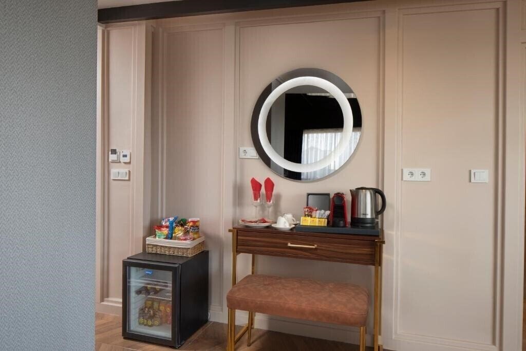 Imaginea Walton Gardens Pera Hotel 3*