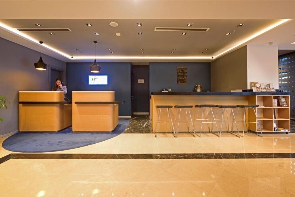 Imaginea Holiday Inn Express Istanbul Altunizade by IHG (ex. Holiday Inn Express Altunizade) 3*