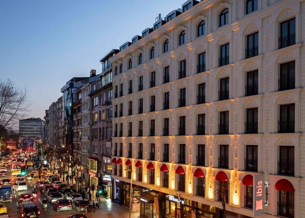 Imaginea Ibis Istanbul Sisli 4*